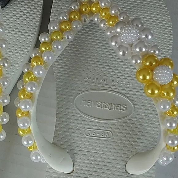 Havaianas White, Yellow & Silver  Pearls and Beaded Flowers Flip Flops 35/36 - Picture 6 of 9